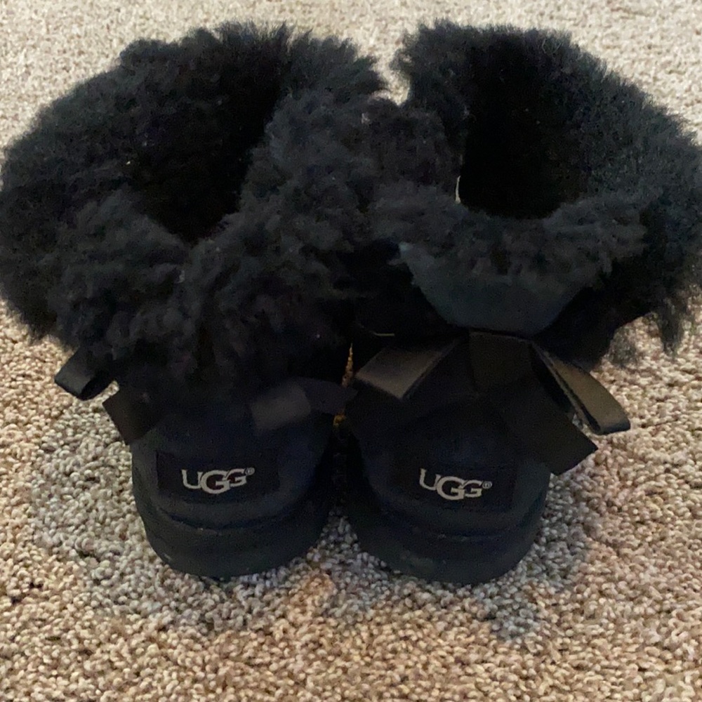 Ugg mini bow boots